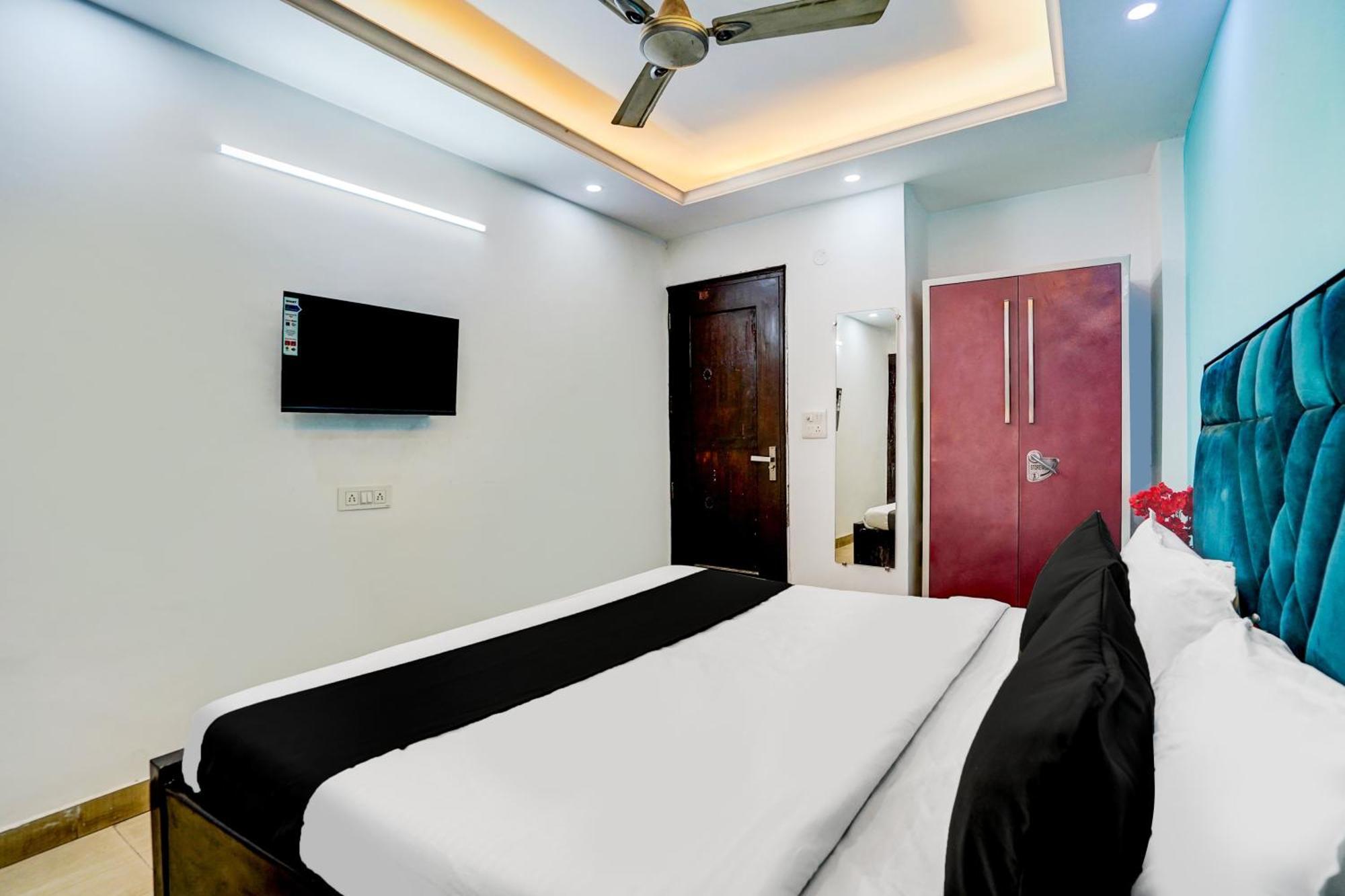 Hotel O Silver Key Kd Plaza Near Saket Metro Station New Delhi Eksteriør bilde