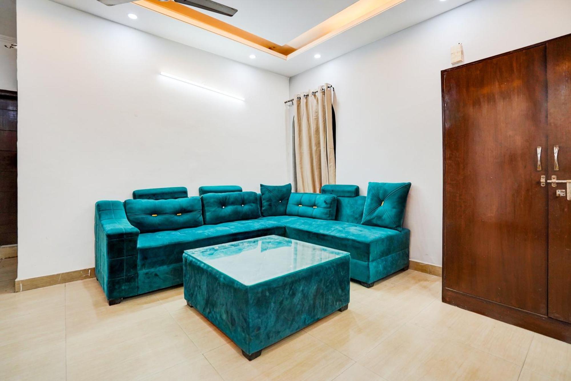 Hotel O Silver Key Kd Plaza Near Saket Metro Station New Delhi Eksteriør bilde